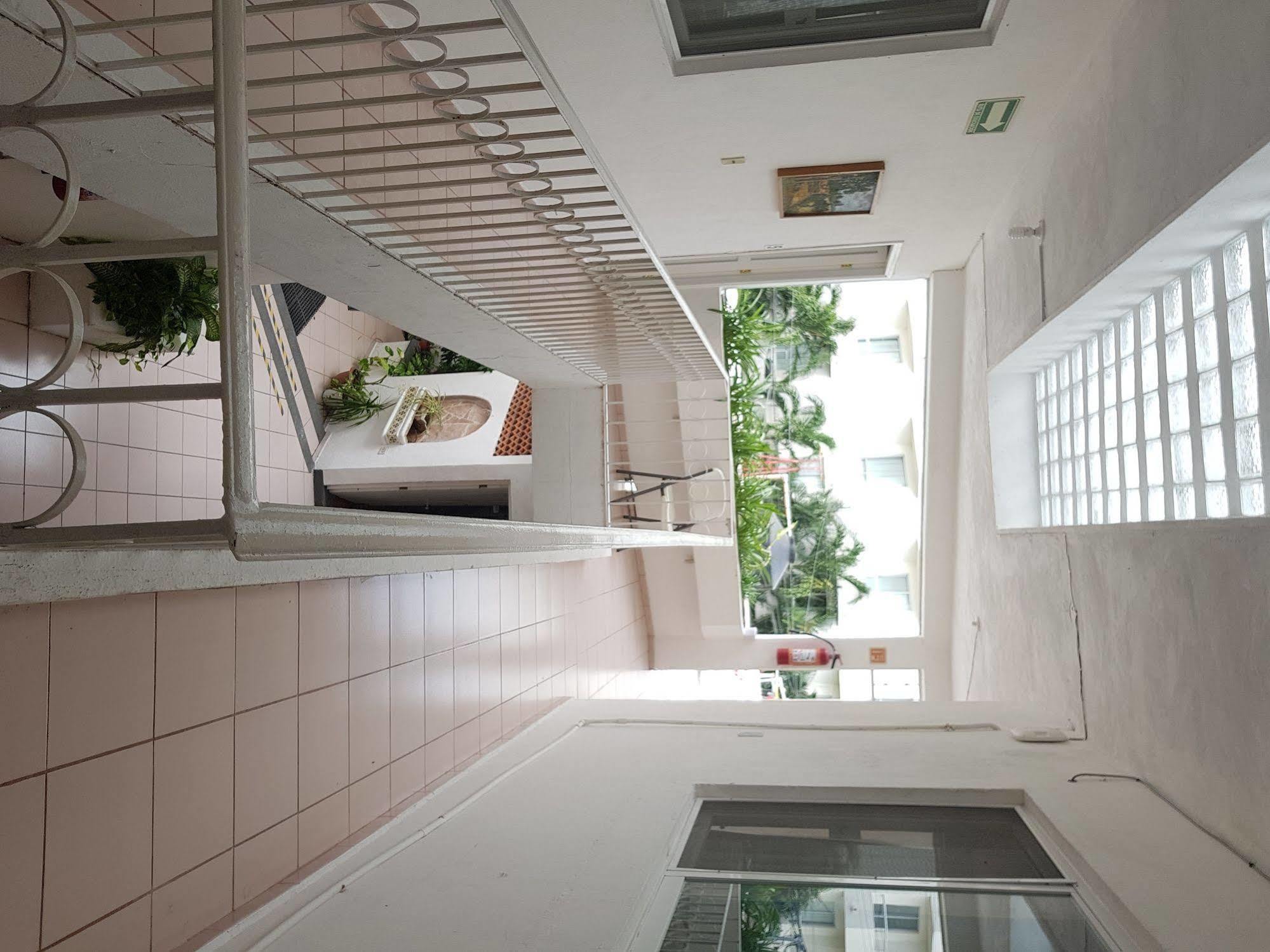 Hotel Suites Le Monde Cancun Exterior photo