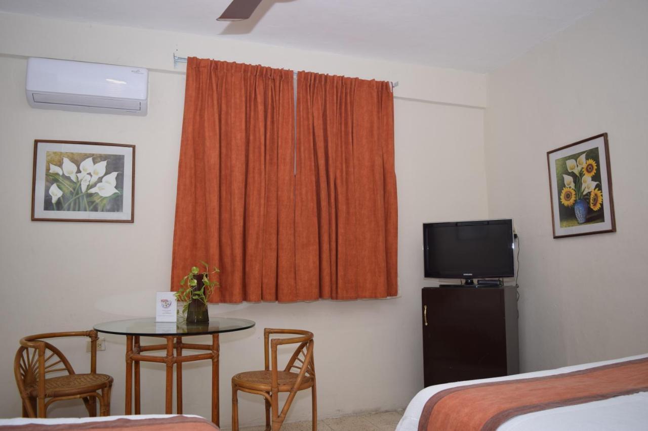 Hotel Suites Le Monde Cancun Exterior photo